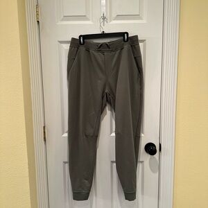 Lululemon men’s Olive Jogger Pants